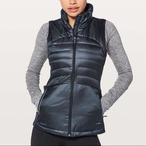 Lululemon down for a run vest navy